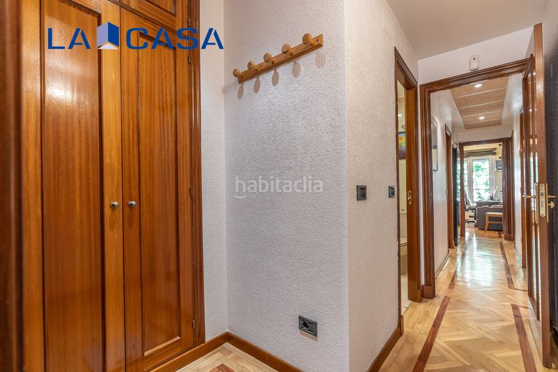 Foto d294ed86-dfea-47f7-b794-ef6b3305ba5d. Pis amb piscina a Acacias Madrid