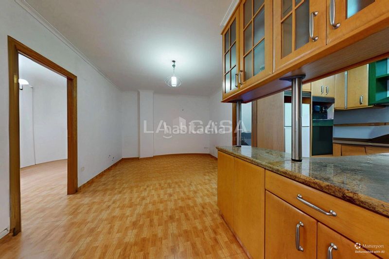 Foto 63b47705-b89d-48b5-8677-de749b7777c7. Piso en Torrefiel Valencia