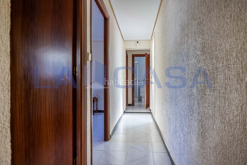 Foto 2437d7a2-208b-4603-99b7-f97ede3966e0. Casa a Juan XXIII - Rochelambert Sevilla