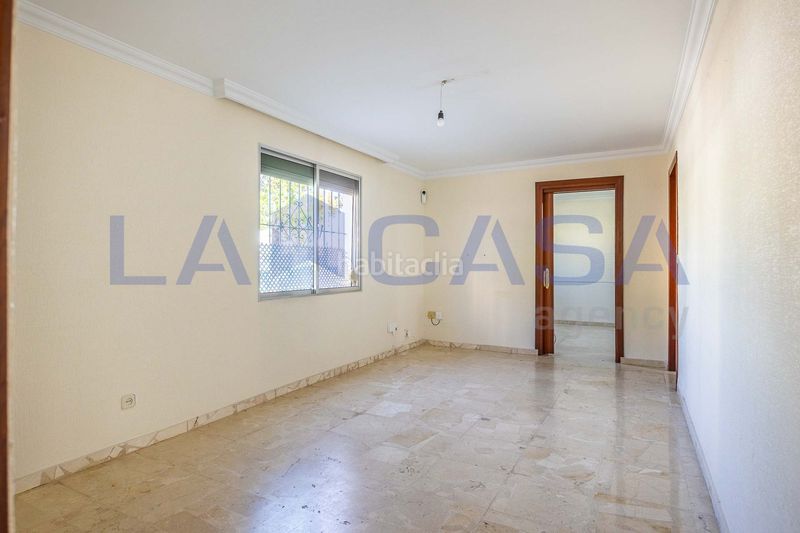 Foto 24b7da10-5be1-477f-85f5-a47f987dde1b. Casa a Juan XXIII - Rochelambert Sevilla