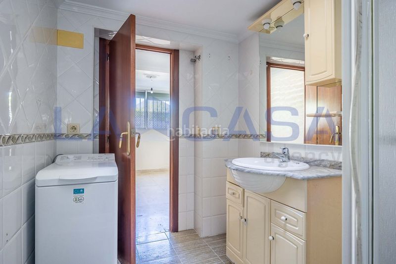 Foto 349d7ade-8abd-48c3-ac64-9a1307155a27. Casa a Juan XXIII - Rochelambert Sevilla