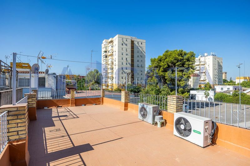 Foto 48764a88-ae43-4a2f-9b71-68748b7a23e8. Casa a Juan XXIII - Rochelambert Sevilla