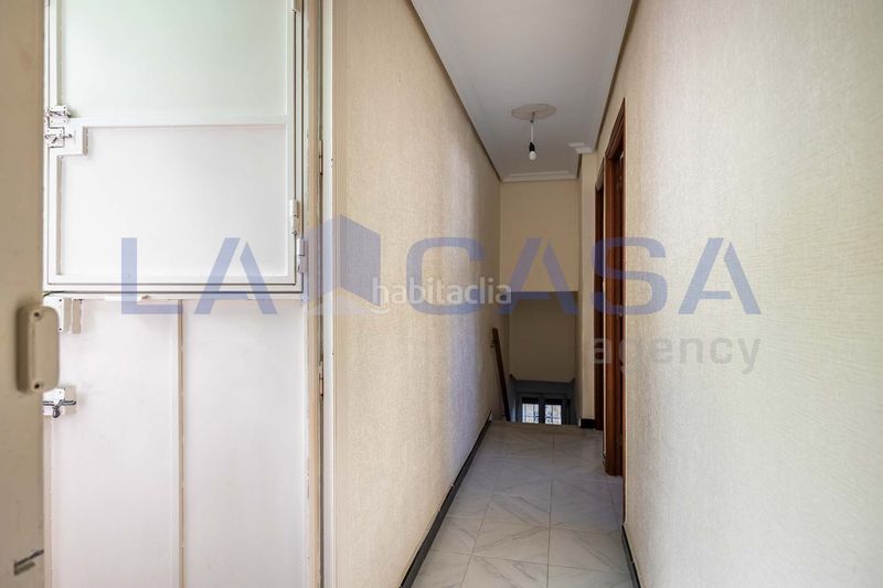 Foto c22f901b-0a8f-440f-b2e0-98eb3f8ae84d. Casa a Juan XXIII - Rochelambert Sevilla