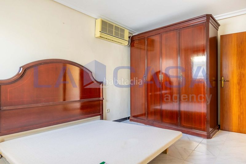 Foto cb6bc018-85f0-4d09-8898-86ee74dddd99. Casa a Juan XXIII - Rochelambert Sevilla