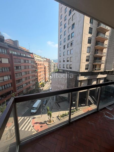 Foto 3df5102d-55b3-4e9f-b255-35ef9ce2d1b6. Pis amb aparcament a Iralabarri Bilbao