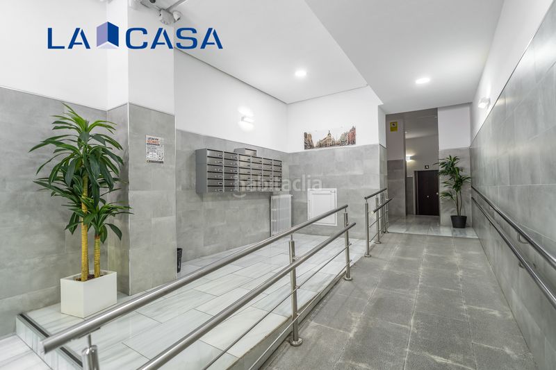 Foto 5b295584-5958-44a3-9f4f-d6090661a049. Piso en Acacias Madrid