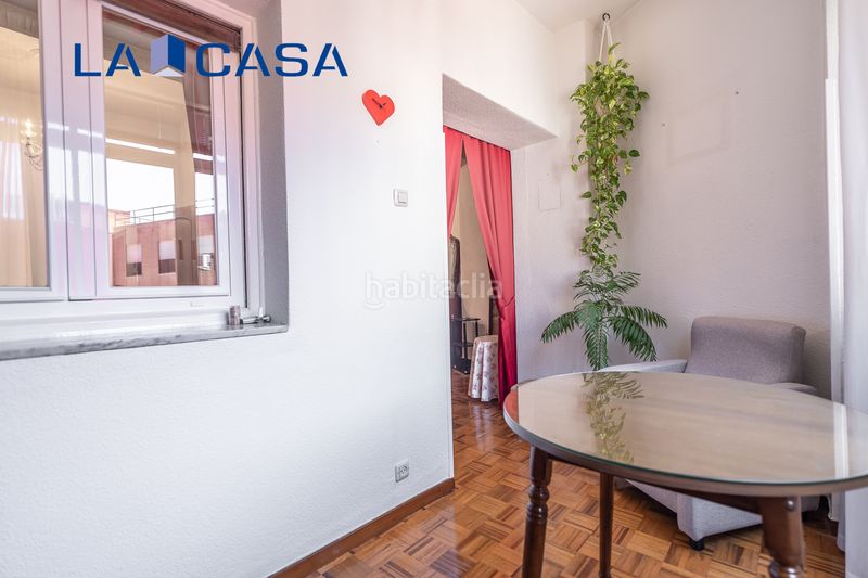 Foto f67c32e0-7523-46c1-a61a-839a3e91fab6. Piso en Acacias Madrid