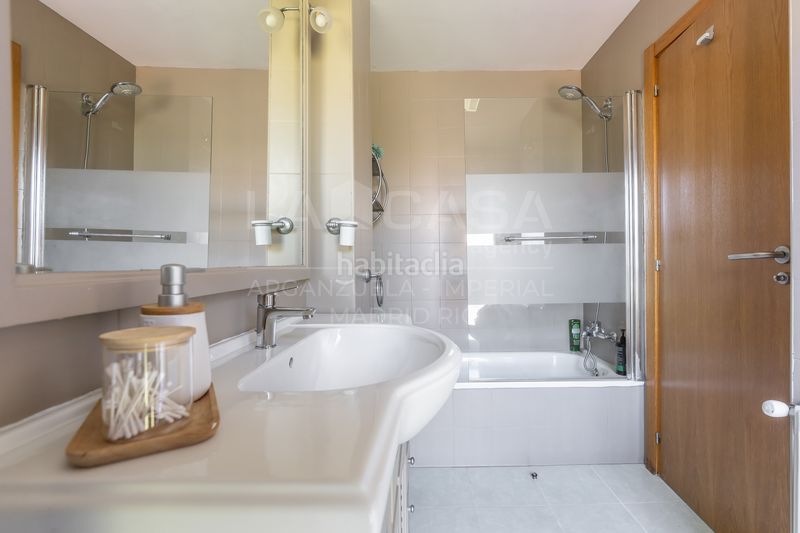 Foto 181d67aa-88d0-4a41-819c-06715096ddb1. Piso en Acacias Madrid