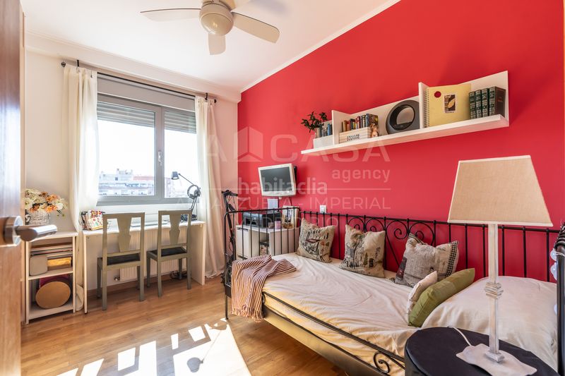 Foto 4fd8b0eb-2fd0-4733-9747-91ec8486e675. Piso en Acacias Madrid