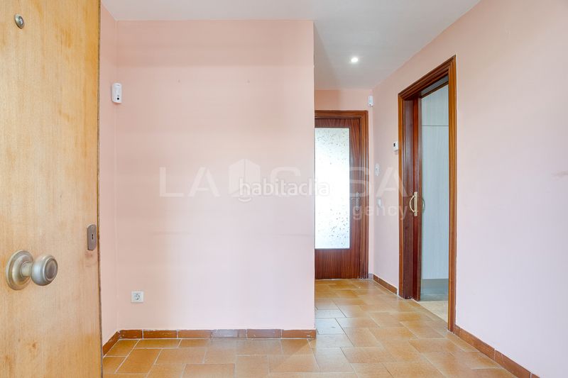 Foto 4d41afaa-f422-4246-b72b-88e1e2735d9f. Dúplex amb calefacció a La Verneda - La Pau Barcelona