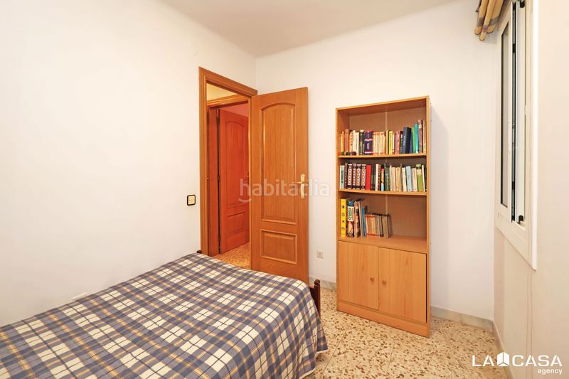 Foto e428ee07-c7ef-45b9-997e-f9fe6f5de885. Pis a Can Vidalet Esplugues de Llobregat