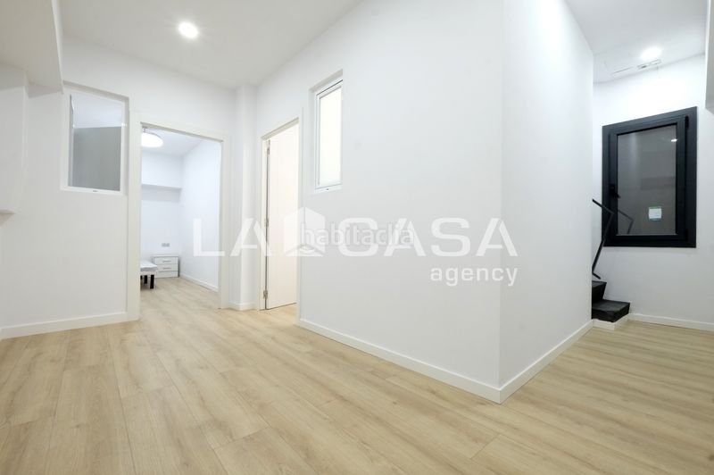 Foto d7da9d6e-8243-4f09-86e2-8a9ed1a4f7e0. Dúplex en Vilapicina - Torre Llobeta Barcelona