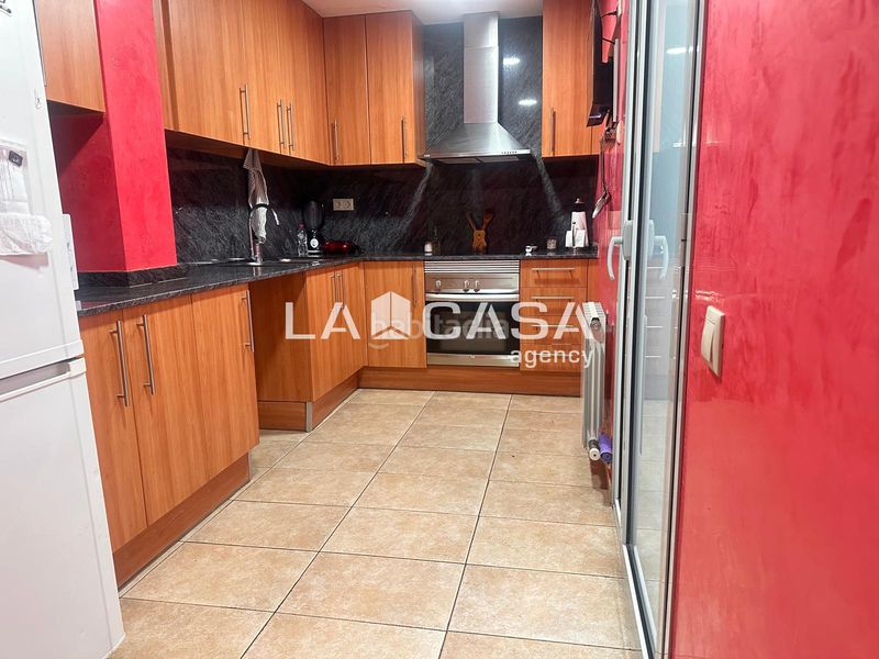Foto 0d0bf9ce-c2ac-4bfb-9cd6-56e5b2e786aa. Planta baixa a Canovelles