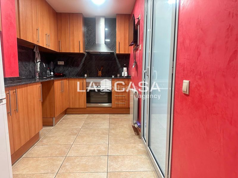 Foto dbd34967-ec05-4fe9-9e9b-cb9a6f9fd0cf. Planta baixa a Canovelles