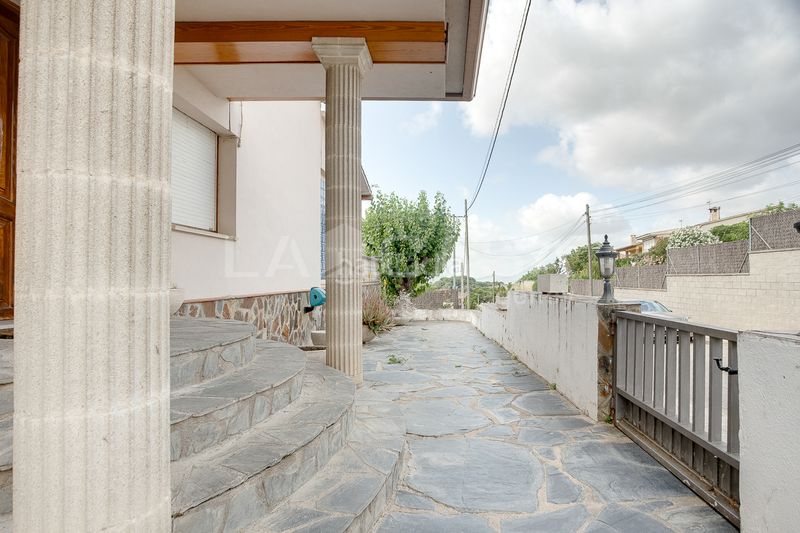 Foto 1362100c-ef3b-4c1b-9811-a0f385d7b084. Casa amb calefacció aparcament a Lliçà d´Amunt