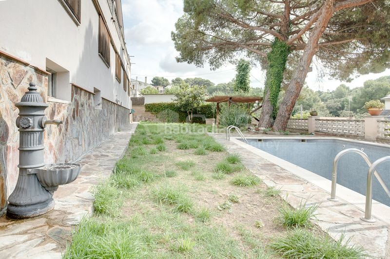 Foto a0ac2f24-2db8-4252-aedf-268c3c99191a. Casa amb calefacció aparcament a Lliçà d´Amunt