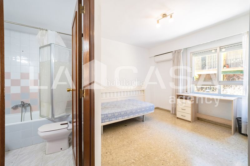 Foto b63b7aab-9a5f-45cf-b14e-85f1cb98e467. Pis a L´Amistat Valencia