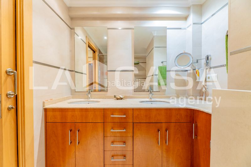 Foto 5d02c661-a024-4db5-9e4c-e84783d072a0. Pis a Ciutat Jardí Valencia