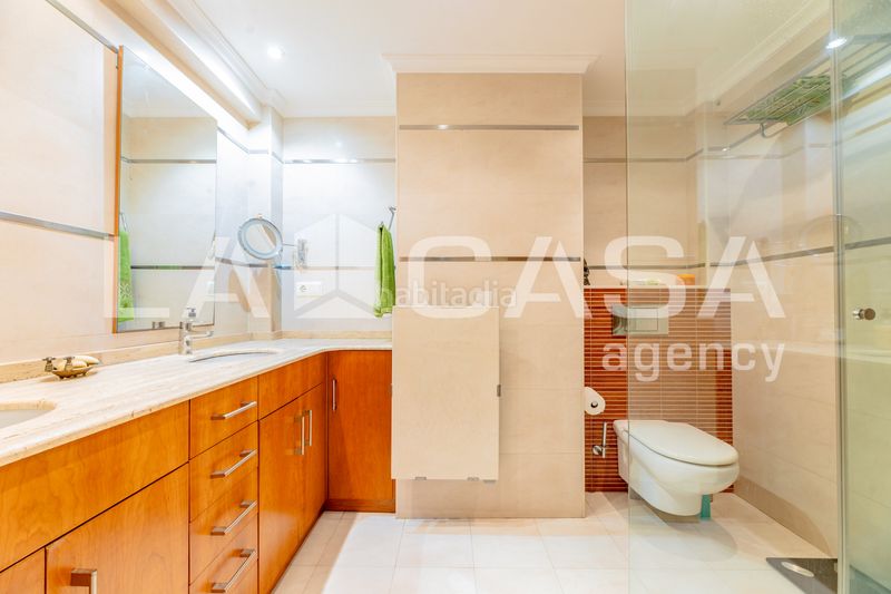 Foto e799123f-3b1c-4d1c-ad77-124a06ea32c4. Pis a Ciutat Jardí Valencia