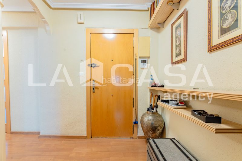 Foto f4228b3d-a780-49a9-a84d-6a1a131ecc9a. Pis a Ciutat Jardí Valencia