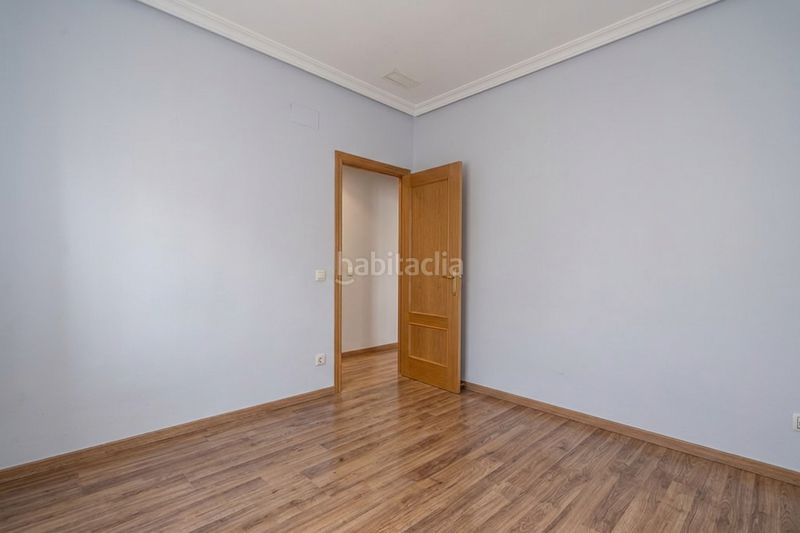 Foto da925e02-24aa-41c7-87cb-7d165ea77a4c. Piso en Delicias Madrid