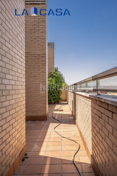 Foto 179a0483-4033-4022-b372-c2c4cd32d894. Àtic amb calefacció aparcament piscina a Delicias Madrid
