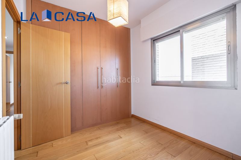 Foto e0db9a13-2438-444a-bd42-32d30815dd73. Àtic amb calefacció aparcament piscina a Delicias Madrid