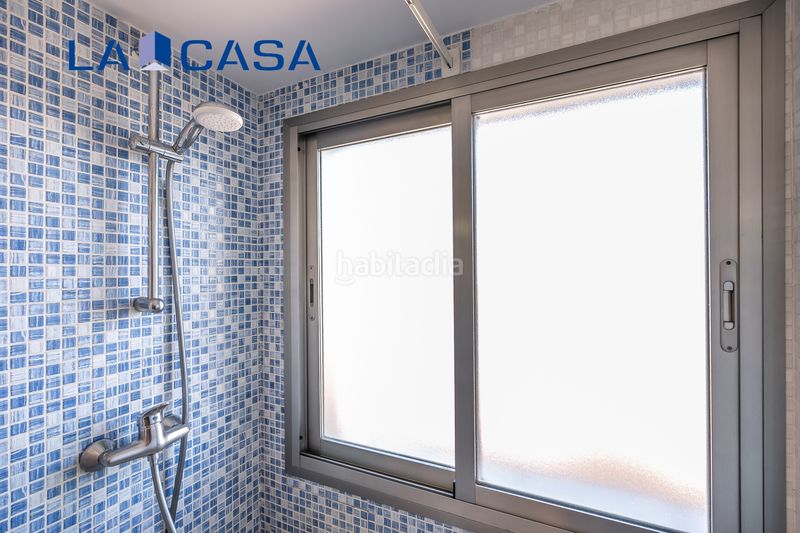 Foto f217d89f-ad5a-40d1-bc30-16940ae3b5a4. Àtic amb calefacció aparcament piscina a Delicias Madrid