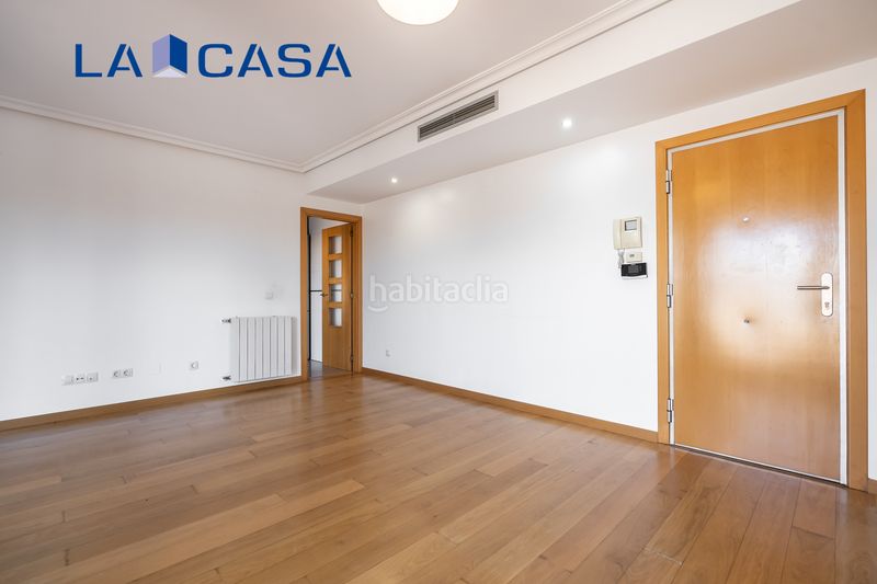 Foto f8b704db-35bb-415c-baa3-f121789a2f67. Àtic amb calefacció aparcament piscina a Delicias Madrid
