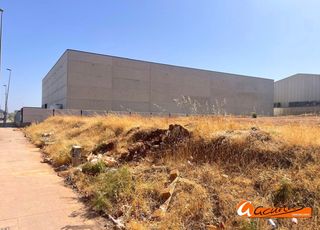 Terreno residenziale in Zona de la Vega. Terreno en calle castilla y león, antequera