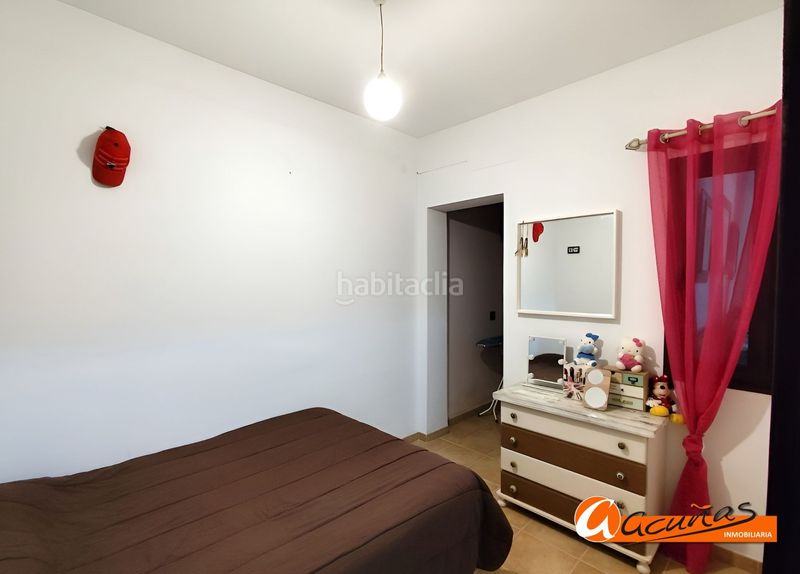 Foto 0a7030c7-7db1-4fc6-a877-a12175d79285. Casa amb aparcament a Alameda