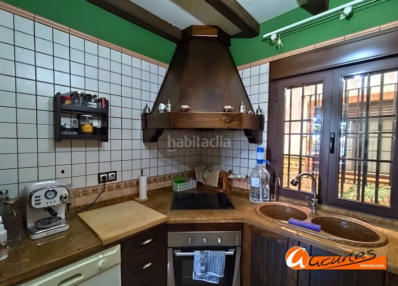 Foto 1a82af18-f13d-48a5-beee-793247c86c5a. Casa amb aparcament a Alameda