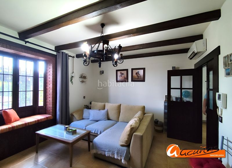 Foto a9123d97-2e0c-400b-83c0-945fc6ea0741. Casa amb aparcament a Alameda