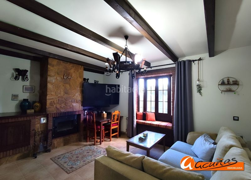 Foto b0b28a8c-368e-4ca8-b1b5-c7b15ce4cb51. Casa amb aparcament a Alameda
