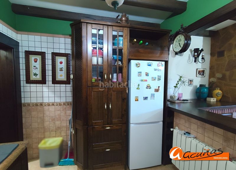 Foto b50cb489-c89a-46b1-9028-b124f52ee38a. Casa amb aparcament a Alameda