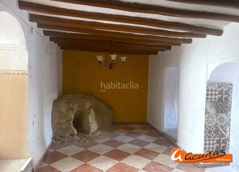 Foto 2cc9f1f7-8eb9-46ff-83fd-7157999b09a4. Casa adossada a Teba
