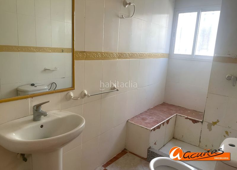 Foto 41a1aebb-ac56-4cd7-bbbf-fbbf2687ff5d. Casa adossada a Teba