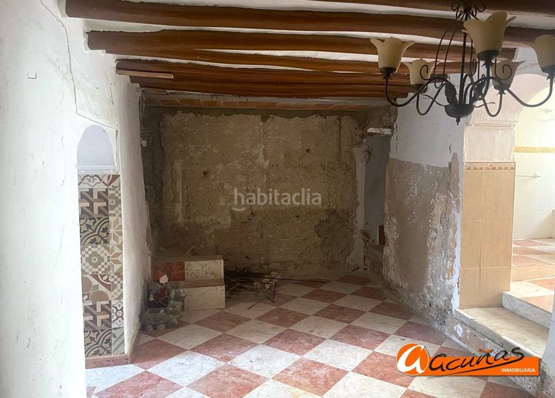 Foto 70321343-4229-4471-ae8d-ab62f0e076f2. Casa adossada a Teba