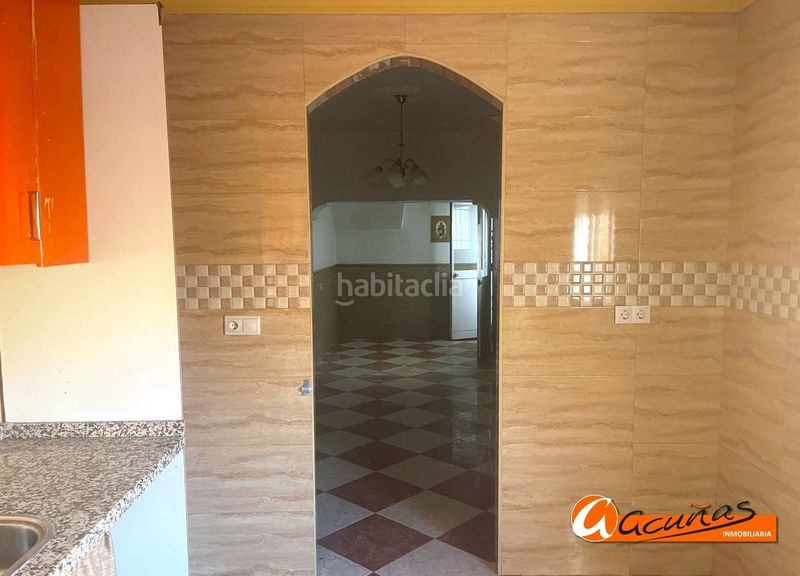 Foto 8a13c179-03f9-45b0-969a-fa5baf206271. Casa adossada a Teba
