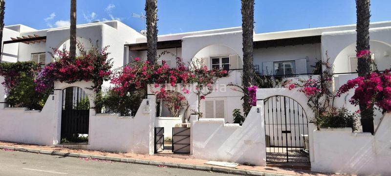 Foto 2a986163-4a3c-414f-a5d0-b720cefeb877. Casa amb piscina a El Palmeral Mojácar