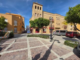Business premise  Hospital. Oportunidad local convertible en vivienda