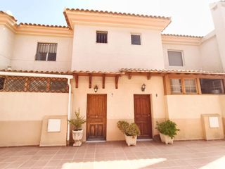 Duplex  Calle alfarero salvador hernández. Piso de 4 dormitorios en el centro de vera