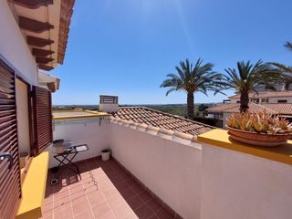 Location Appartement  Ronda del generalife. Ático en residencial con piscina cubierta