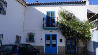 Casa  La huelga. Casa de pueblo con patio y garaje