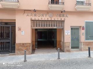 Local Comercial a Vera Ciudad. Local centrico en venta en el edificio multicentro armony vera.