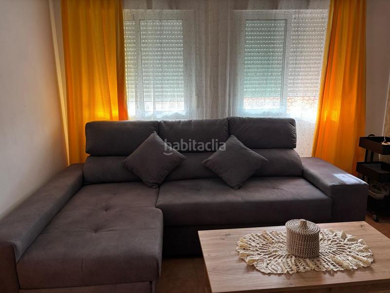 Foto 4d20c556-9f09-4256-9366-bcf45f3df15a. Piso  reformado con vistas al mar en playa de Garrucha Garrucha