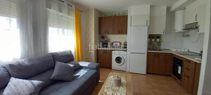 Foto 9c29a79e-6808-4000-8fe6-eb1f77c987a1. Piso  reformado con vistas al mar en playa de Garrucha Garrucha
