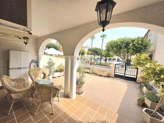 Casa bifamiliare  Plaza. Tríplex con 5 dormitorios, terraza y ubicación privilegiada huer