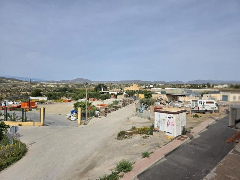 Foto e74d3228-b69e-4702-aae0-ea14fe41693f. Casa aparellada amb calefacció aparcament a Huércal - Overa