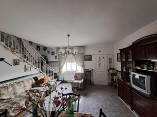 Duplex  De la iglesia. Duplex en antas de 5 dormitorios y 2 baños